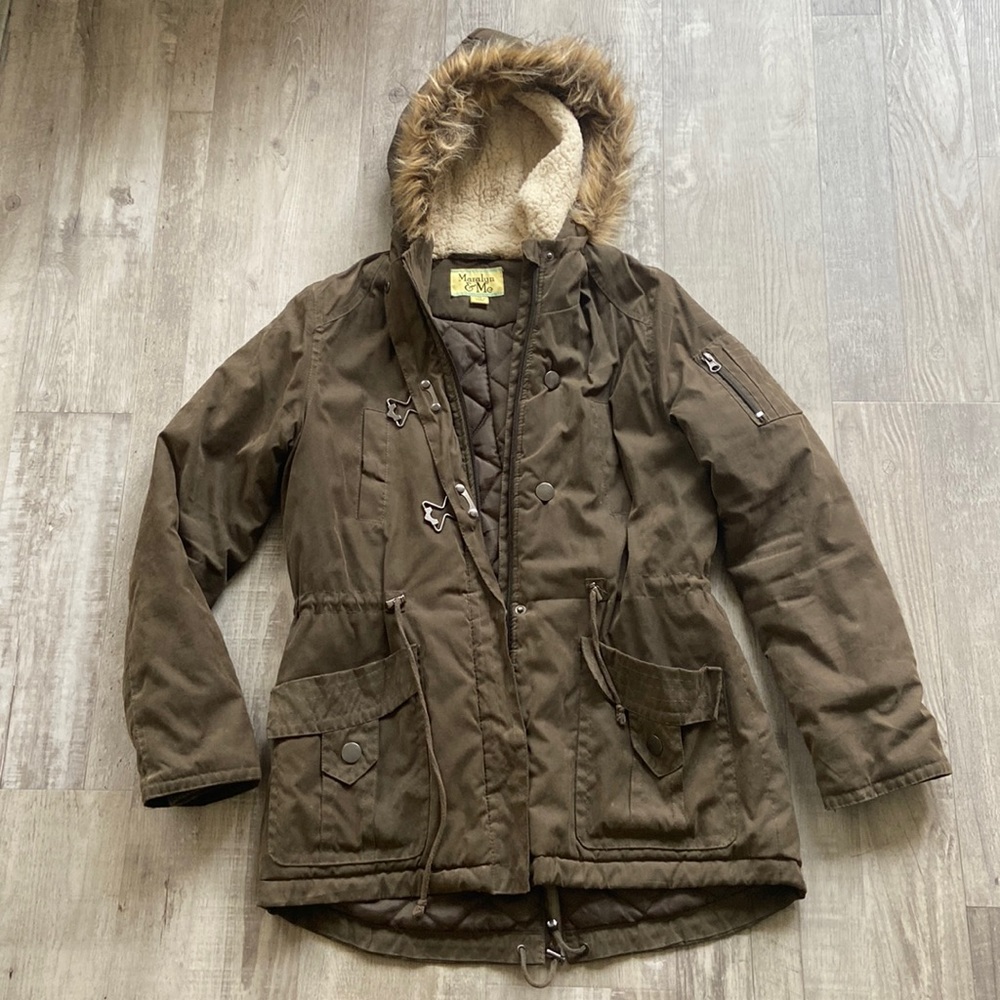 Army Green Winter Jacket, Size Medium